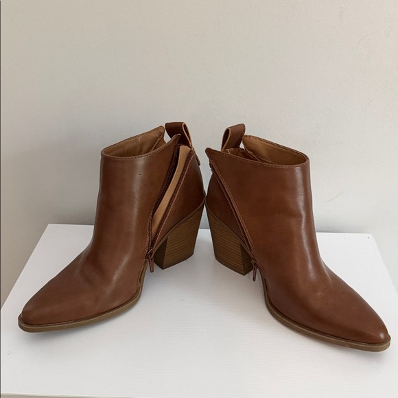 Universal Thread Tan Ankle Booties - Picture 2 of 4